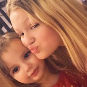 Meet your Posher, Crystal